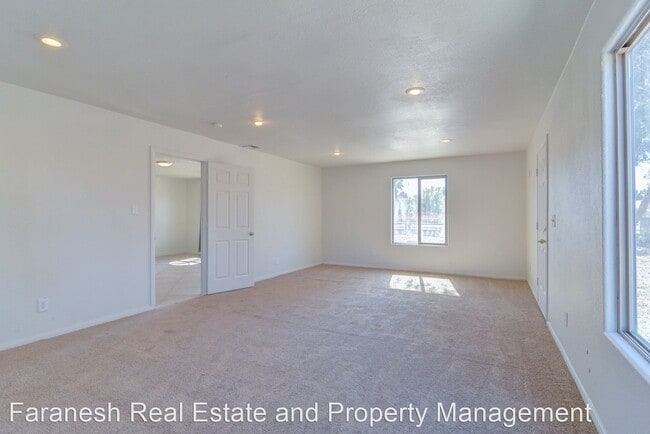 Building Photo - 3 br, 2.5 bath House - 7640 Spencer St