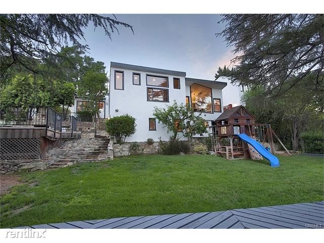 Building Photo - 16760 Oak View Dr