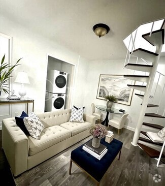 Building Photo - 80 Cedarhurst Ave