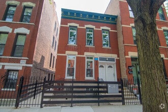 Building Photo - 859 N Marshfield Ave