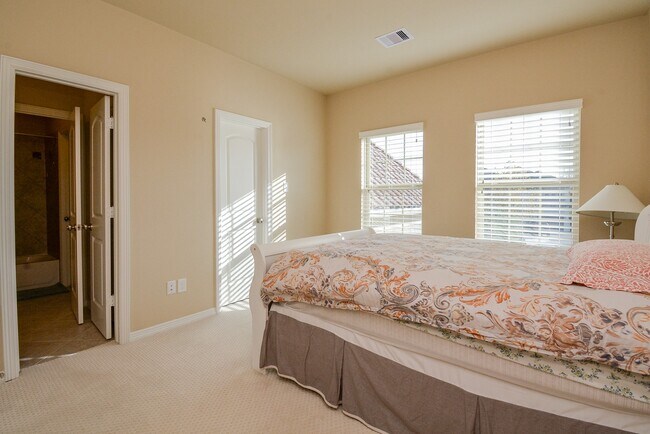 Foto del edificio - 6302 Kennedy Hills Ct