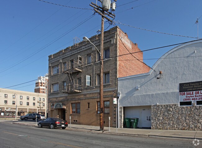 Foto del edificio - Julienne Apartments