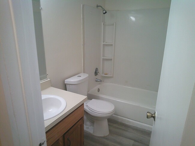Building Photo - spacious two-bedroom, 2-bath with a bonus ...