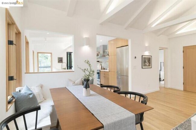 Foto del edificio - 3 bedroom in Berkeley CA 94707