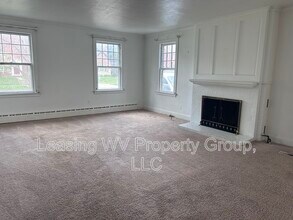 Building Photo - 609 13th Ave