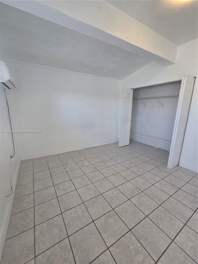 Building Photo - 20200 NW 11th Ct