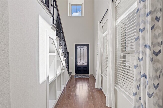 Building Photo - 4009 Delta Rose St