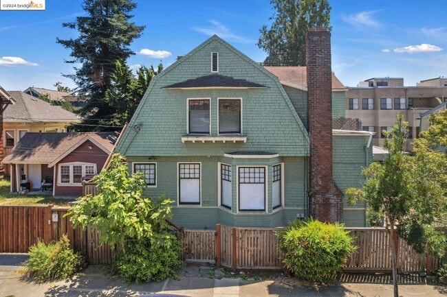 Building Photo - 477 62nd St