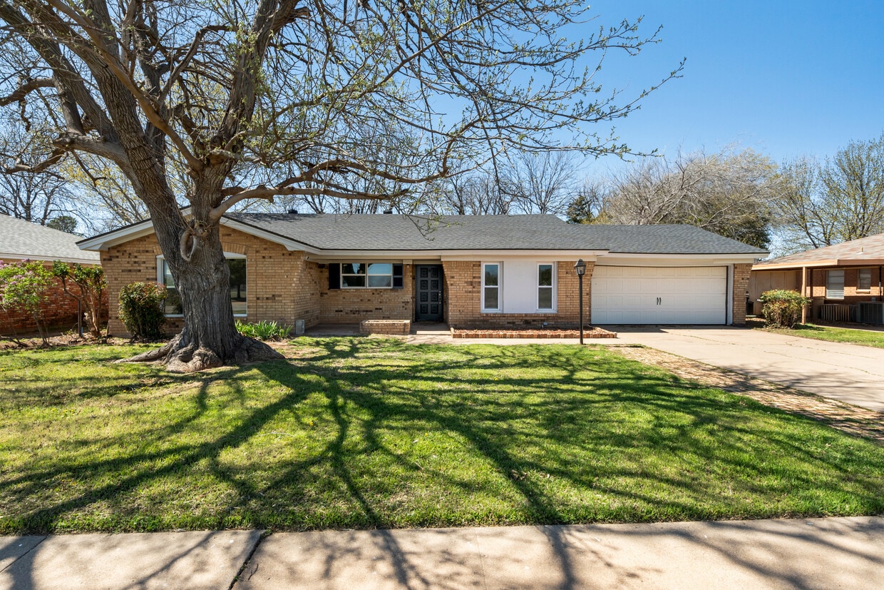 Foto principal - 2822 Lansing Blvd