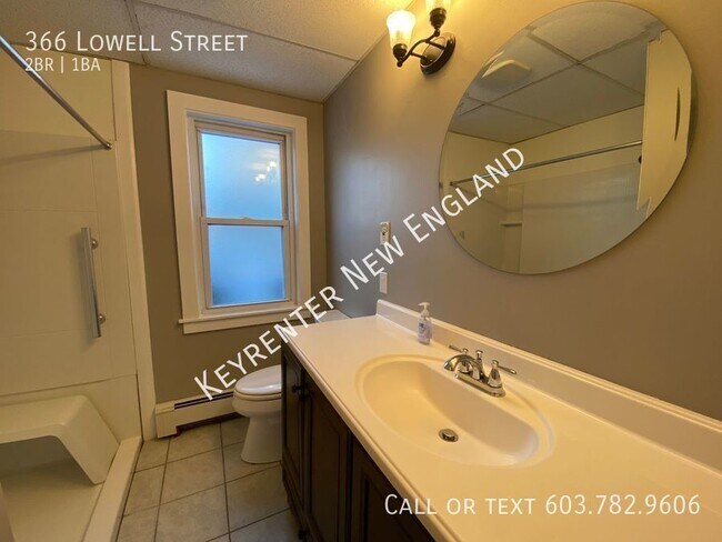 Building Photo - 2 Bedroom 1 Bath on the First Floor!