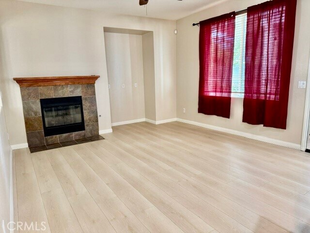 Building Photo - 1379 Valley Rose Way