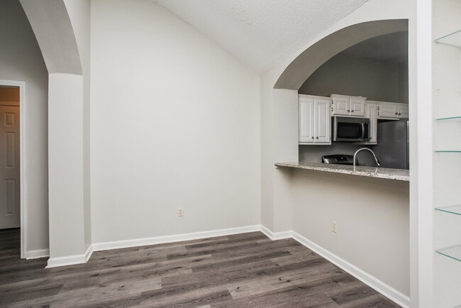 Building Photo - 5822 Michaelson Dr