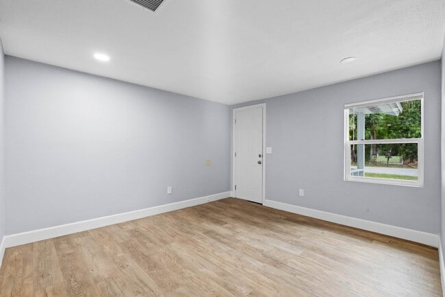 Photo - 1213 Kingston Ave House