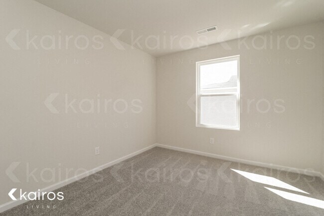 Foto del edificio - 429 Waterfall Rd