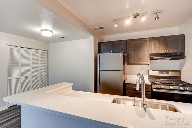 Building Photo - Fountain Park Apartments