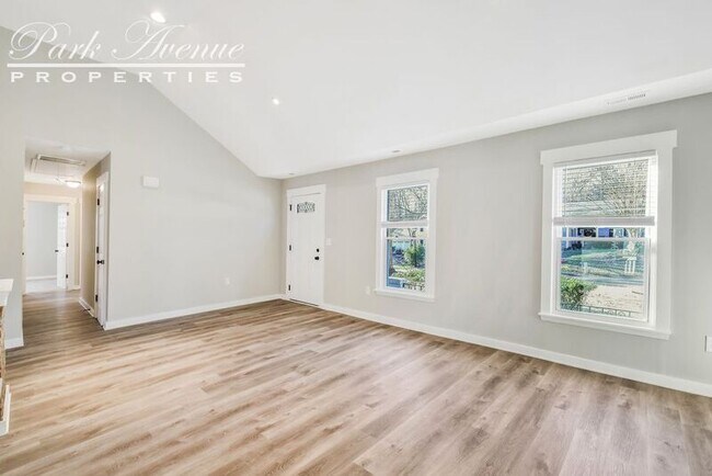 Building Photo - 2820 Edwin Jones Dr