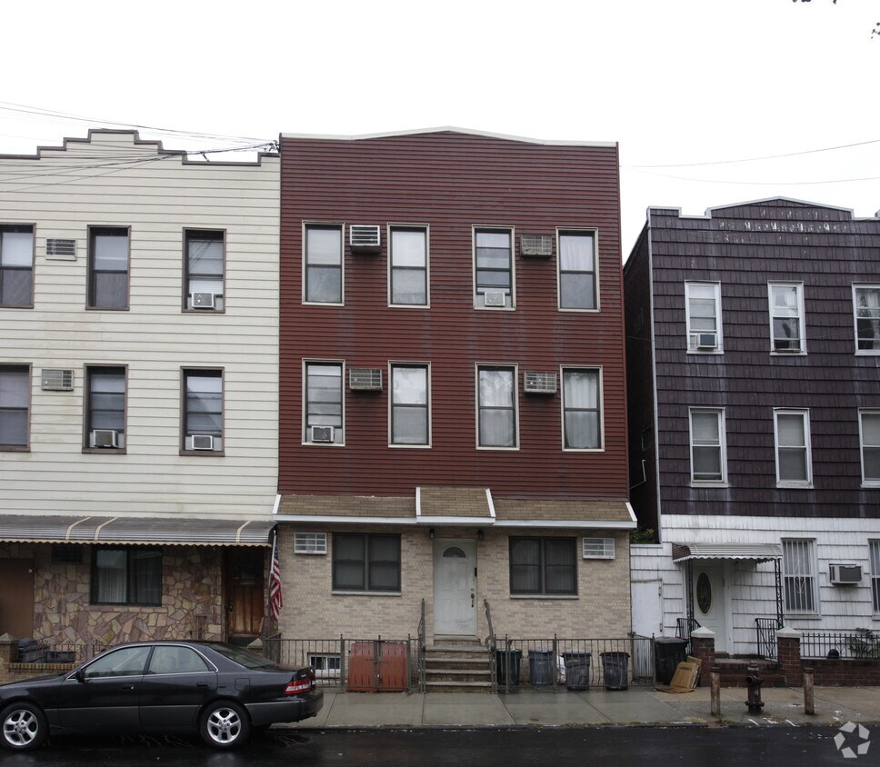 Foto del edificio - 189 Frost St