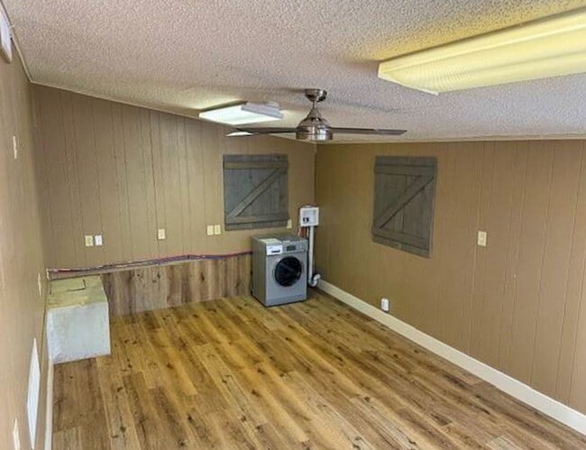 Building Photo - Great Country 1 Bedroom, 1 Bathroom