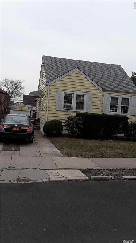 Primary Photo - 241-44 85th Rd