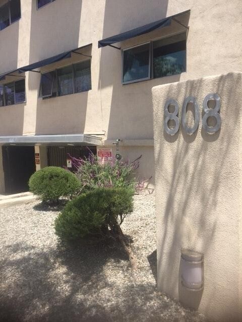 Primary Photo - 808 Westmount Dr