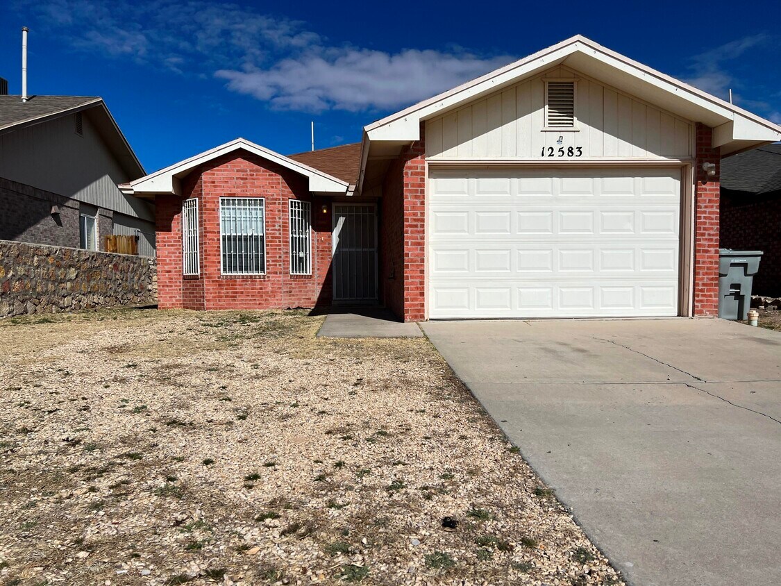 12583 Flora Alba Dr, El Paso, TX 79928 House Rental in El Paso, TX