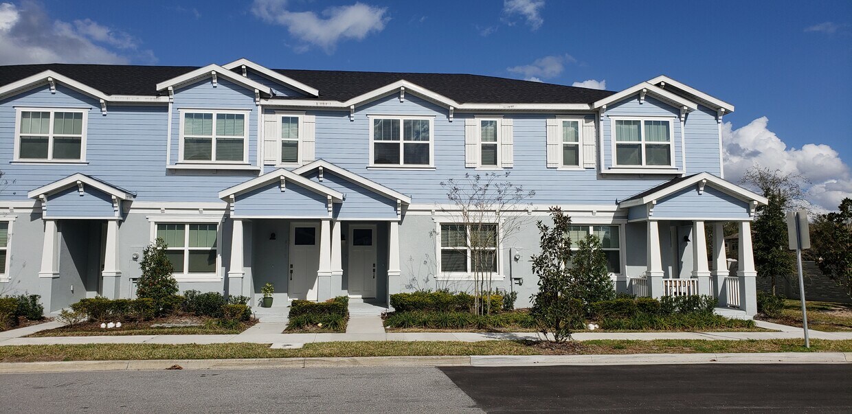 9017 Via Di Canti Dr, Windermere, FL 34786 Townhome Rentals in