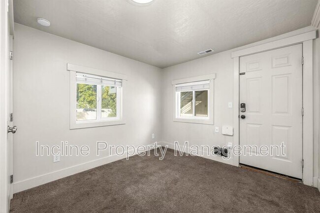 Building Photo - 43 N 100 W