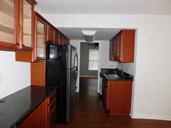 Building Photo - Tavern Grove Townhome