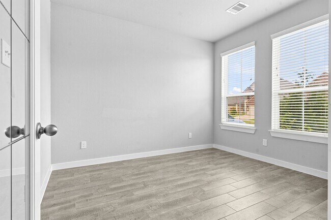 Building Photo - 5419 Sunstone Cir