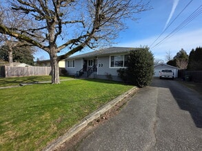 Building Photo - 9766 Feniak St