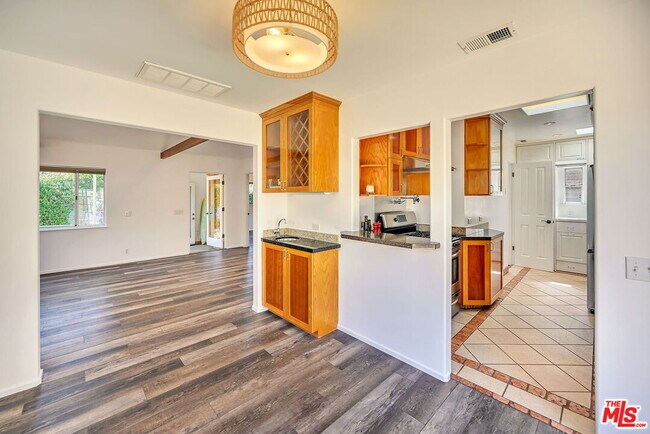 Foto del edificio - 655 Brooks Ave