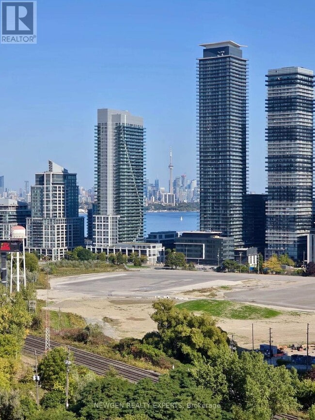 Building Photo - 185 Legion Rd N