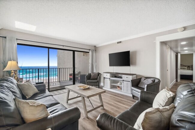 Building Photo - 8815 Thomas Dr