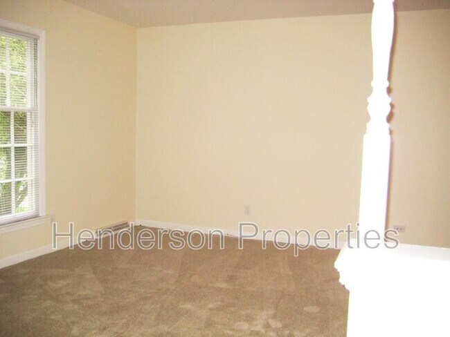 Foto del edificio - 5843 Haddington Dr