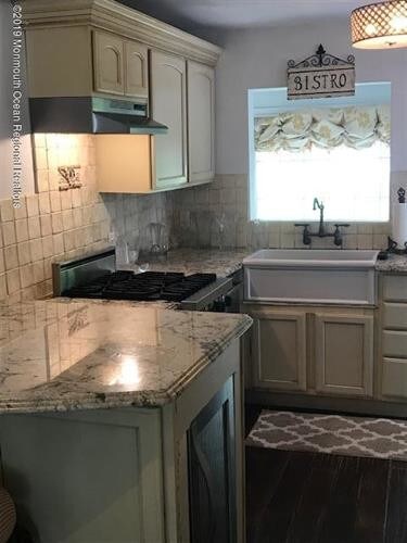 Foto del edificio - 114 Elizabeth Ave