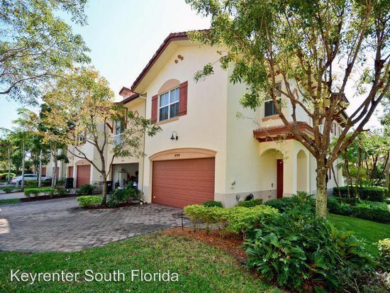 Primary Photo - 4734 S Prive Cir