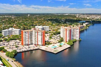 Building Photo - 1351 NE Miami Gardens Dr