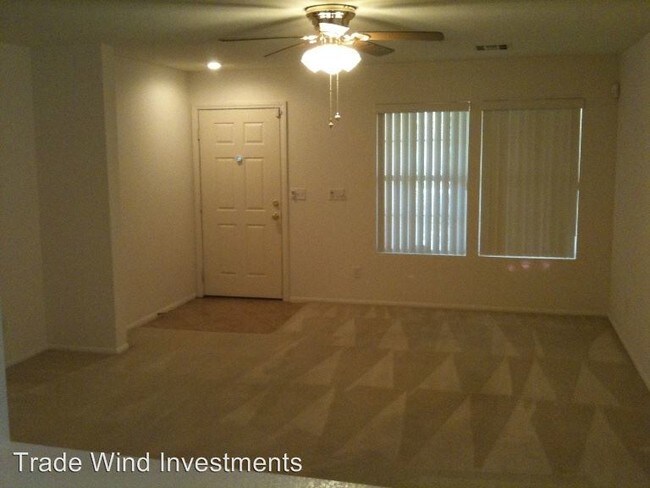 Foto del edificio - 7848 Wavering Pine Dr