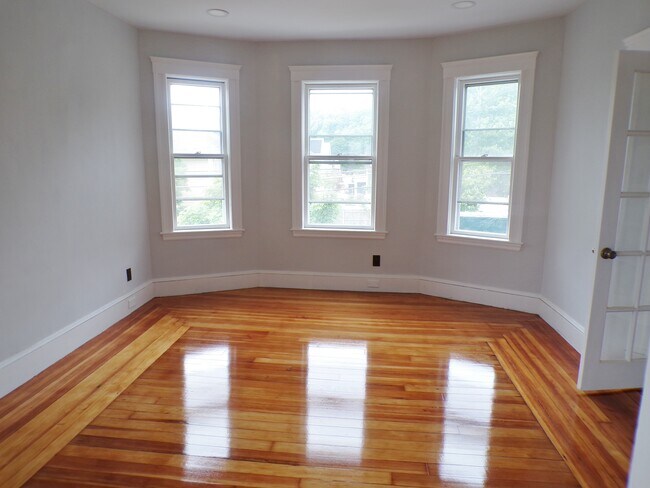 Building Photo - 119 Rockwell St