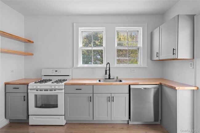 Foto del edificio - 56 Lafayette St