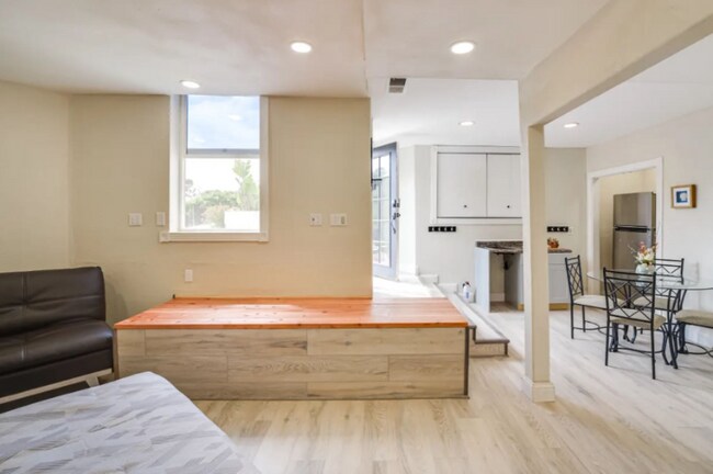 Building Photo - 150 Paseo Bonito Ln