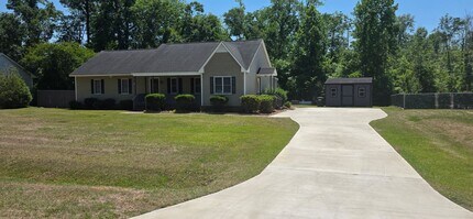 Building Photo - 113 Lakeland Dr