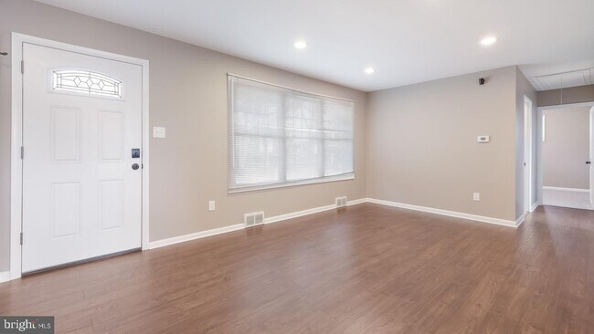 Building Photo - 123 Butternut Dr