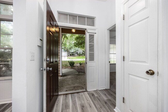 Foto del edificio - 6106 SW 85th St