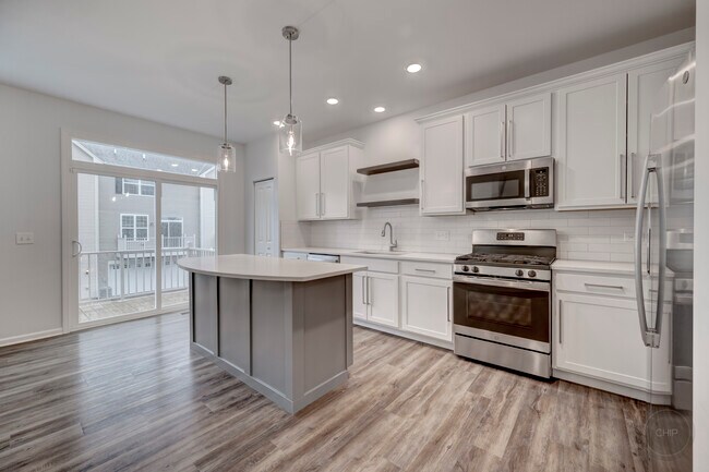 Foto del edificio - 189 Lakeshore Dr