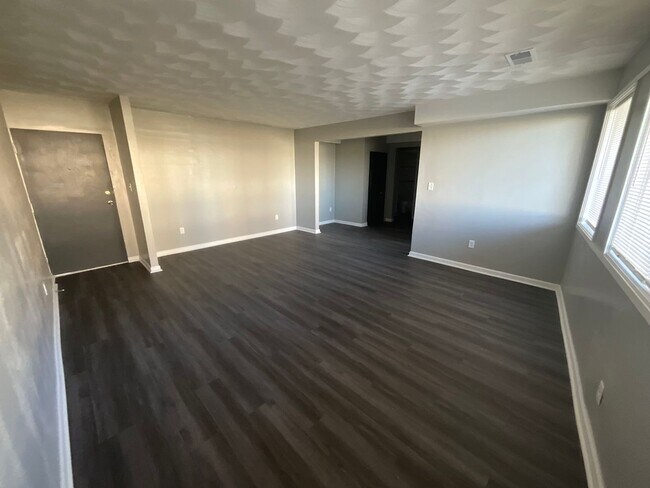 Foto del edificio - Experience Luxury Living at Park Harrison:...