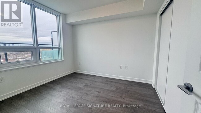 Building Photo - 556 Marlee Ave