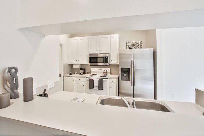 Foto del edificio - 611 E 45th St