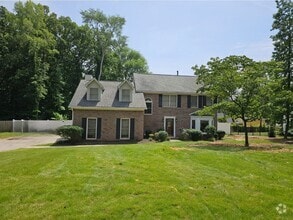 Building Photo - 402 Walnut Grove Rd