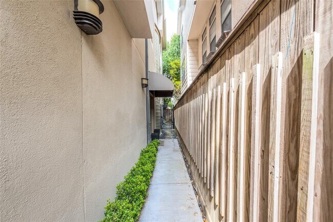 Foto del edificio - 2108 Driscoll St